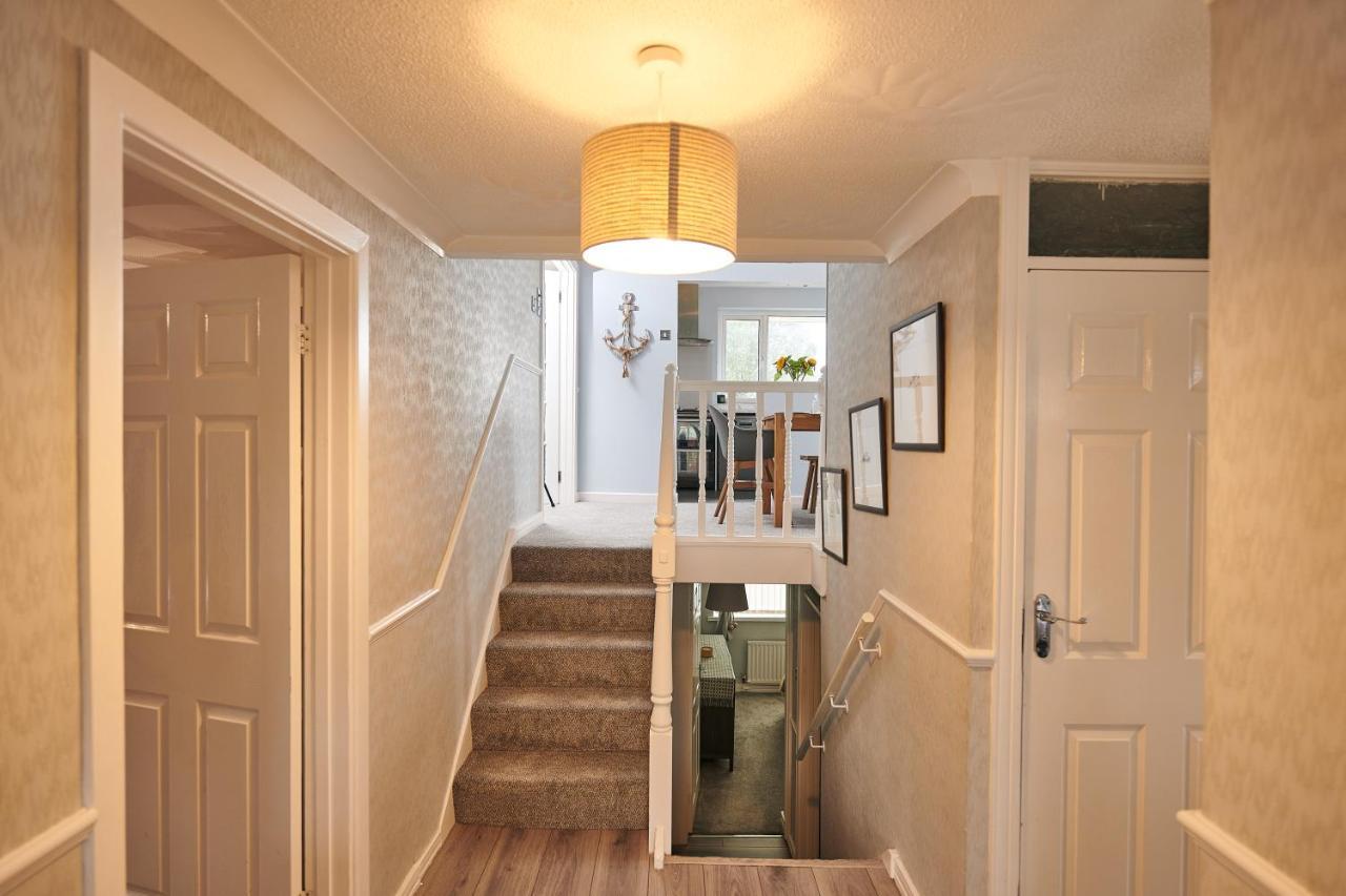 טנבי Sea Gem- Beautiful Family Home With Stunning Sea Views & Garden מראה חיצוני תמונה
